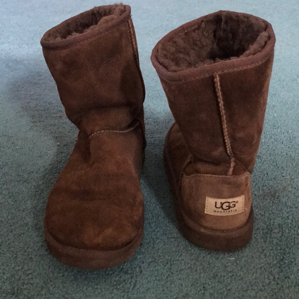 Short Ugg boots